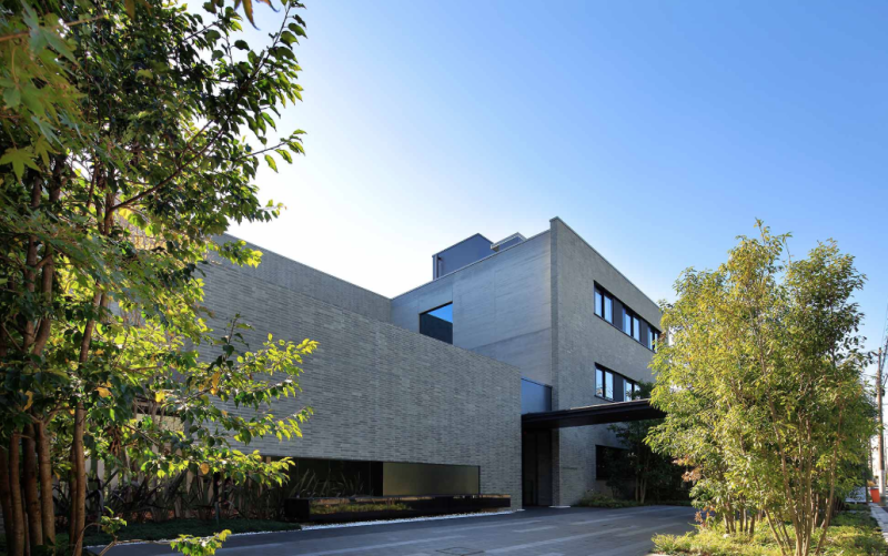 ファイル:ザ・リーフィアレジデンス成城 エントランスアプローチ.png