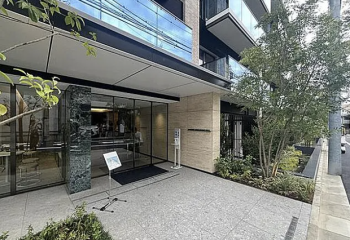 ディアナコート学芸大学翠景　エントエランスアプローチ