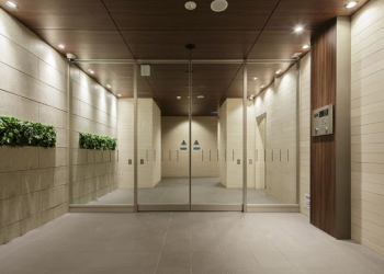 プレサンスロジェ千代田東神田　風除室