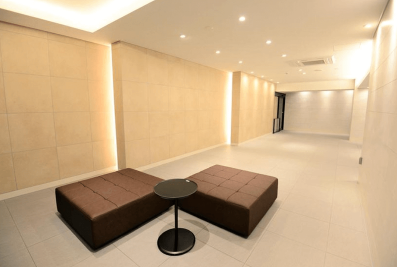 ファイル:ブランニード千里丘 エントエランスホール.png