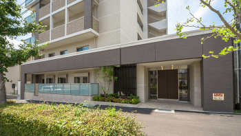 エヌヴィ御影中町レジデンス　エントランスアプローチ