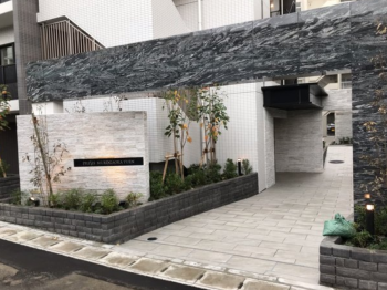 プレシス向ヶ丘遊園　エントランスアプローチ