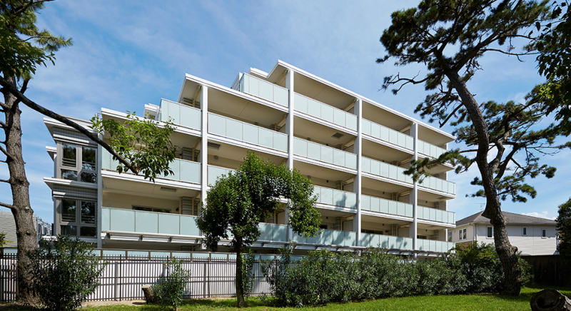 ファイル:ローレルコート浜寺公園 外観（西側）.png