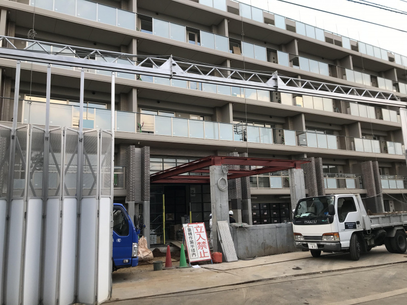 ファイル:プレイスコート喜多見建設現場（2018.11.10）.jpg