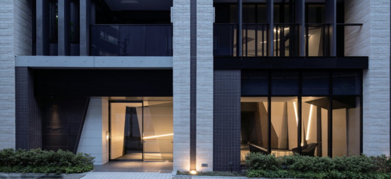 ファイル:プレミスト東銀座築地 Edge Court エントランスアプローチ .png