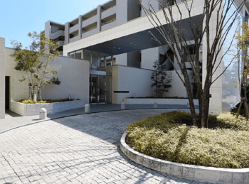 ライオンズ甲東園グランフォート　車寄せアプローチ