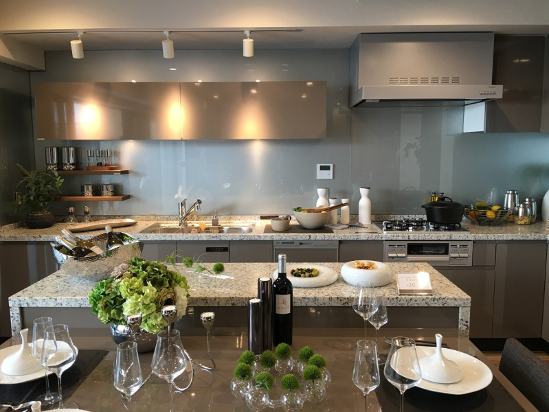 ファイル:ジオ美しが丘二丁目ヒルズキッチン ダイニング.jpg