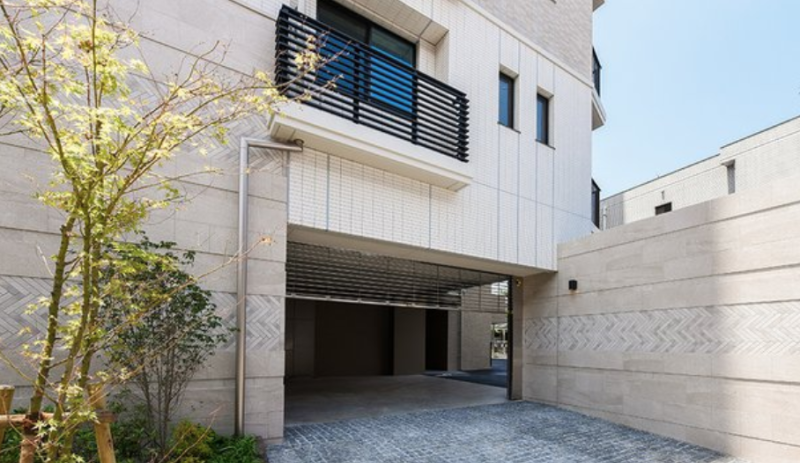 ファイル:パークホームズ西新トラッドマークス シャッターゲート.png