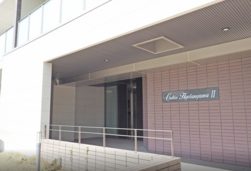 ファイル:カルティア瓢箪山II エントランス.png