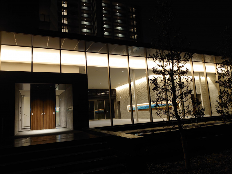 ファイル:シーンズ塚口 エントランスロビー(2).jpg