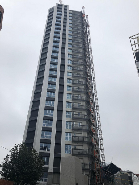 ファイル:20181001パークコート乃木坂 ザ タワー.jpg