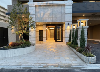 アメックス波多江駅前　エントランスアプローチ