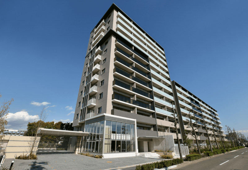 ファイル:バンベール小牧カーサシティ 外観.png