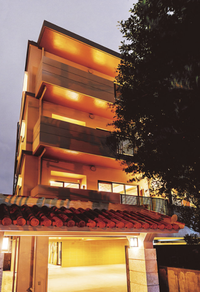 ファイル:ティアレ首里桃原町 外観.png