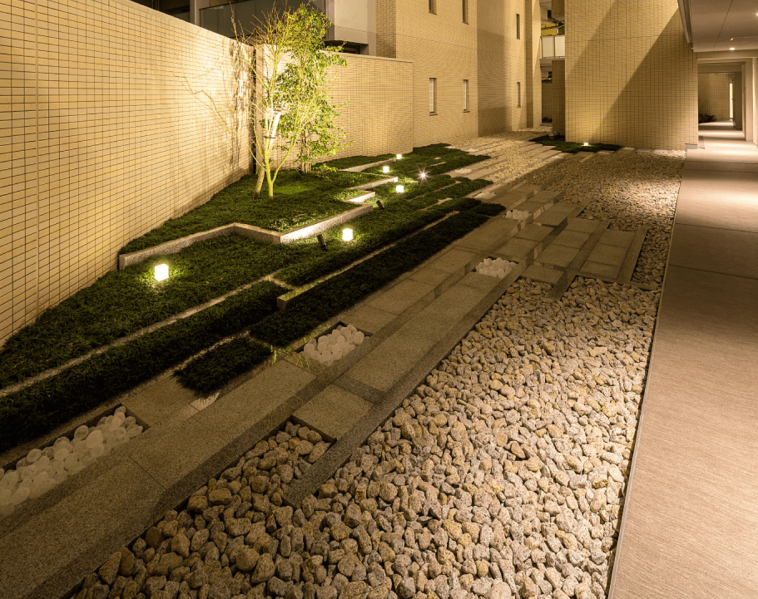 ファイル:プレミスト愛宕の杜 中庭.png