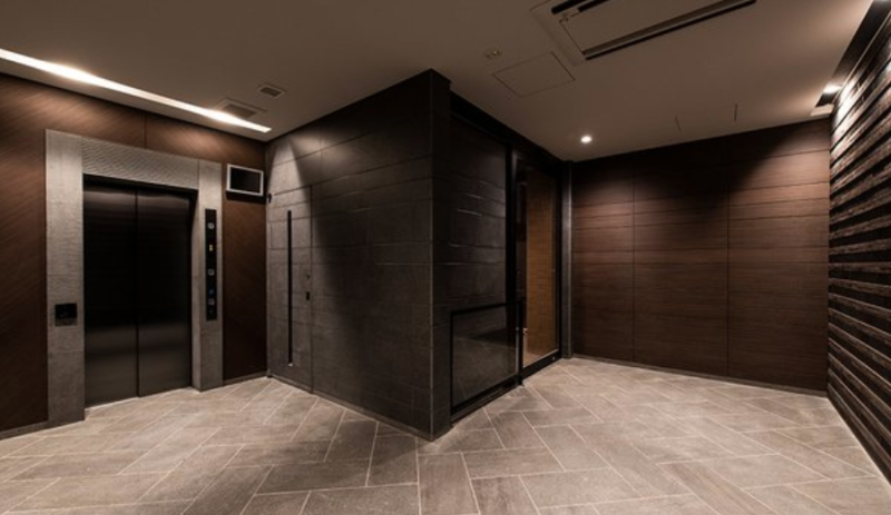 ファイル:パークホームズ西新トラッドマークス エレベーターホール.png