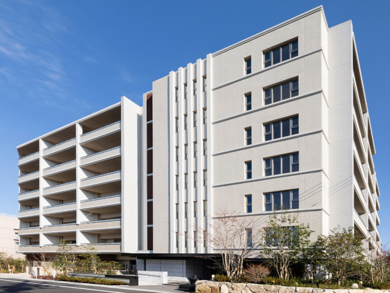 ファイル:ライオンズ平尾サーパスレジデンス 外観.png