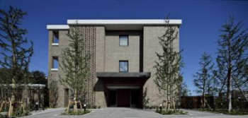 ローレルコートあやめ池 東館外観