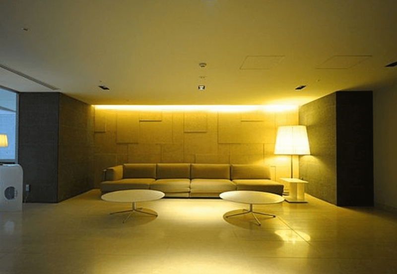 ファイル:プレミスト南青山 ラウンジ2.png