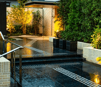 プレミスト山科椥辻ザ・テラス　エントエランスアプローチ