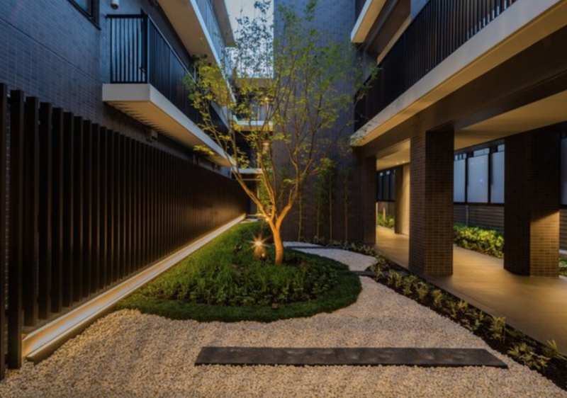 ファイル:ジオ桂シェノン 中庭.png