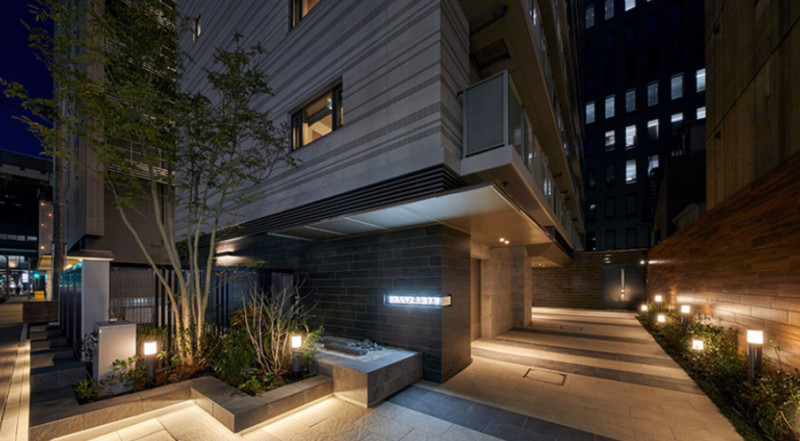 ファイル:ブランズ大阪本町 エントランスアプローチ.png