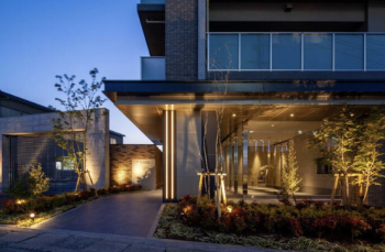 サンズガラリエ倉敷中央通り　エントエランスアプローチ