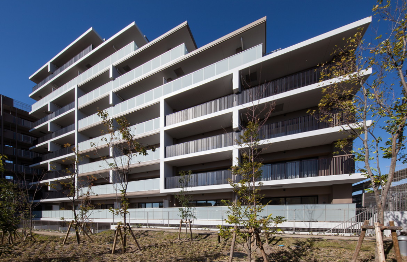 ファイル:Brillia City（ブリリアシティ） 千里丘 外観（東面）.png