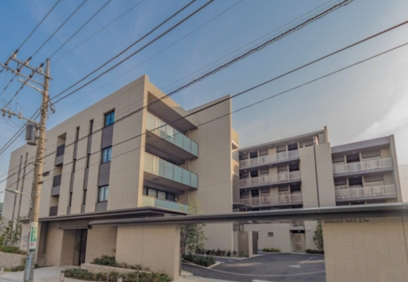 ファイル:ローレルコート大井町 外観2.png