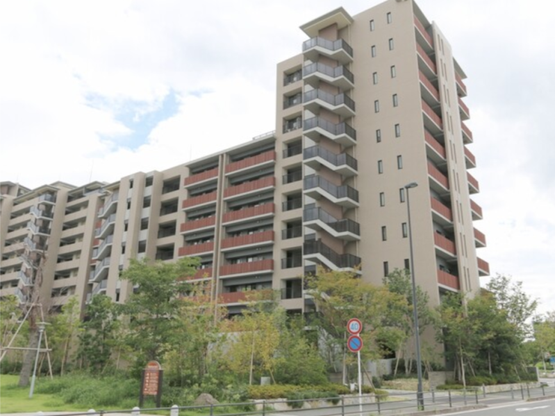 ファイル:照葉テラス パークカーサ03 外観2.png