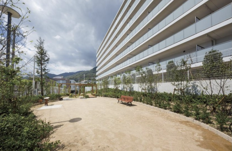 ファイル:リビオ六甲 THE HILLS 外観.png