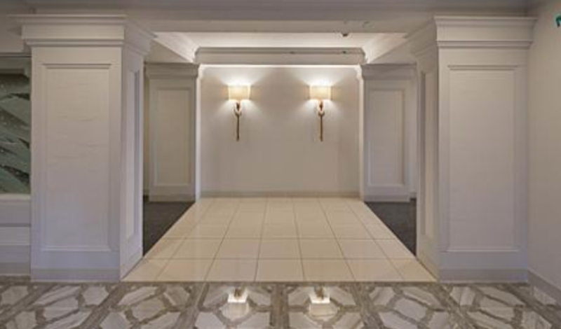 ファイル:グラン レ・ジェイド湘南江ノ島 エントランスホール.png