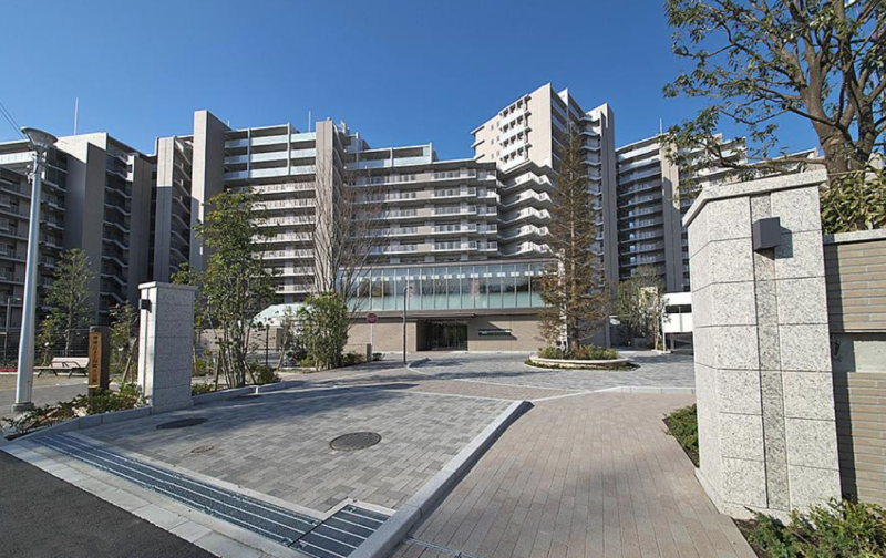 ファイル:ウエリス豊中桃山台 ウェルカムアプローチ.png