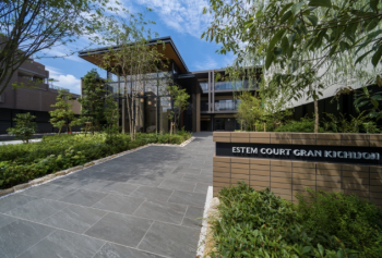 エステムコートグラン 吉祥寺　エントエランスアプローチ