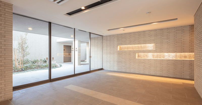 ファイル:メイツ大和クロスグランデ エントランスホール.png