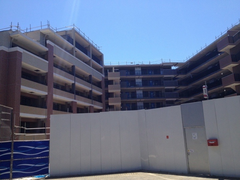 ファイル:グレーシア横濱ベイ建設現場（2014-06-15 ）.jpg