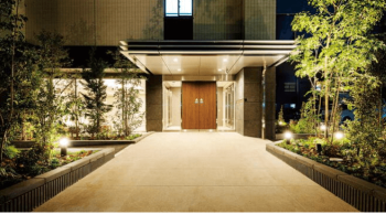 ラコント越谷蒲生　エントエランスアプローチ