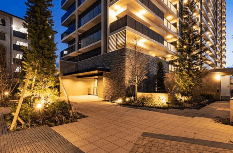 ファイル:エムズシティ新安城ブランシエラ エントエランスアプローチ.png