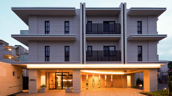 ローレルコート宝塚リバーフロント エントランスアプローチ