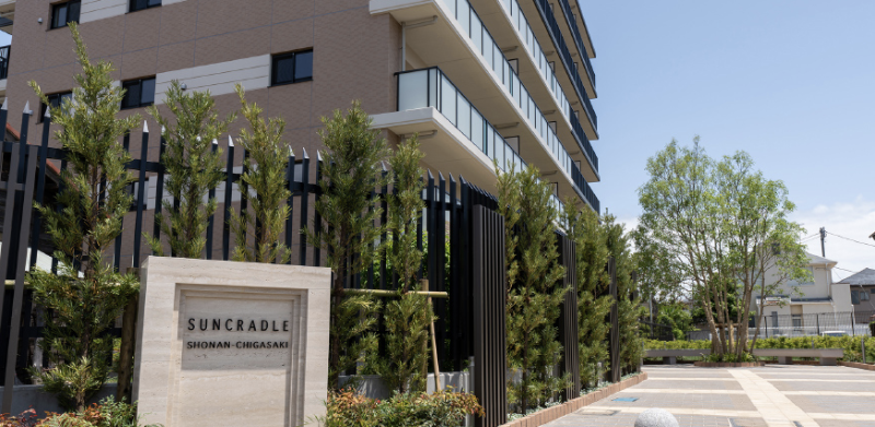 ファイル:サンクレイドル湘南茅ヶ崎 エントランスアプローチ.png