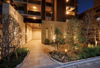 ブランシエラ荒田一丁目　エントエランスアプローチ