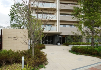 ライオンズ茨木ニューシティB街区　エントランスアプローチ