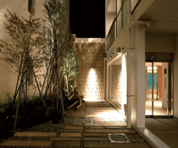 ファイル:レーベン鵠沼海岸BLUENOVA エントエランスアプローチ.png