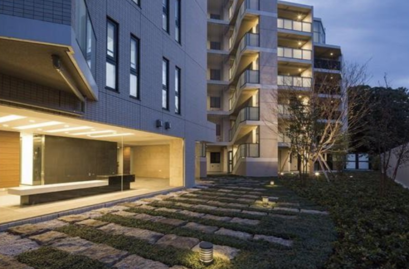 ファイル:プレシス横濱山手パークフロント 外観2.png