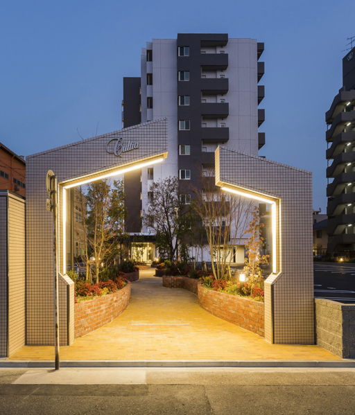 ファイル:カルティアあおなみセントラルレジデンス エントランスアプローチ.png