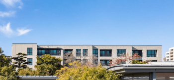 グラン レ・ジェイド 白壁　【月露ノ邸】外観東面