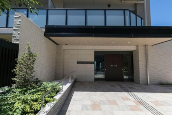 サンクレイドル西川口III　エントランスアプローチ