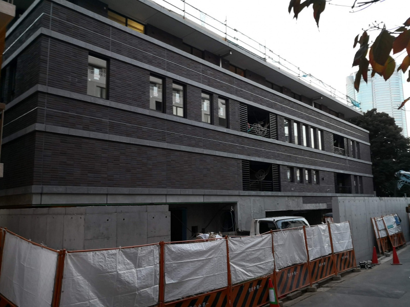 ファイル:ブランズ 六本木 飯倉片町外観写真1（2018.11.24）.jpg