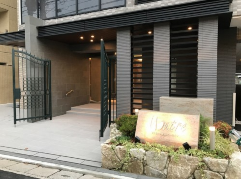 ファイル:モントーレ姪浜ヴィーライン エントランスアプローチ.png