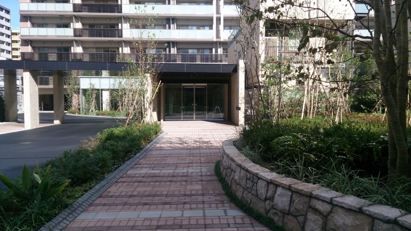 ファイル:ザ・パークハウス 所沢エントランス.jpg